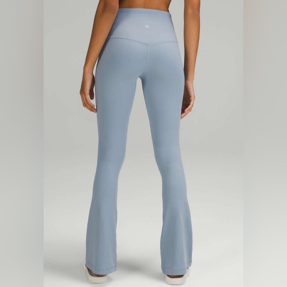 Lululemon Align High-Rise Mini-Flared Pant 32"
Chambray (2023) Like new - Picture 3 of 8